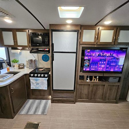 Hailey'S Beach-N-Bay Rv Resort Gilchrist Extérieur photo