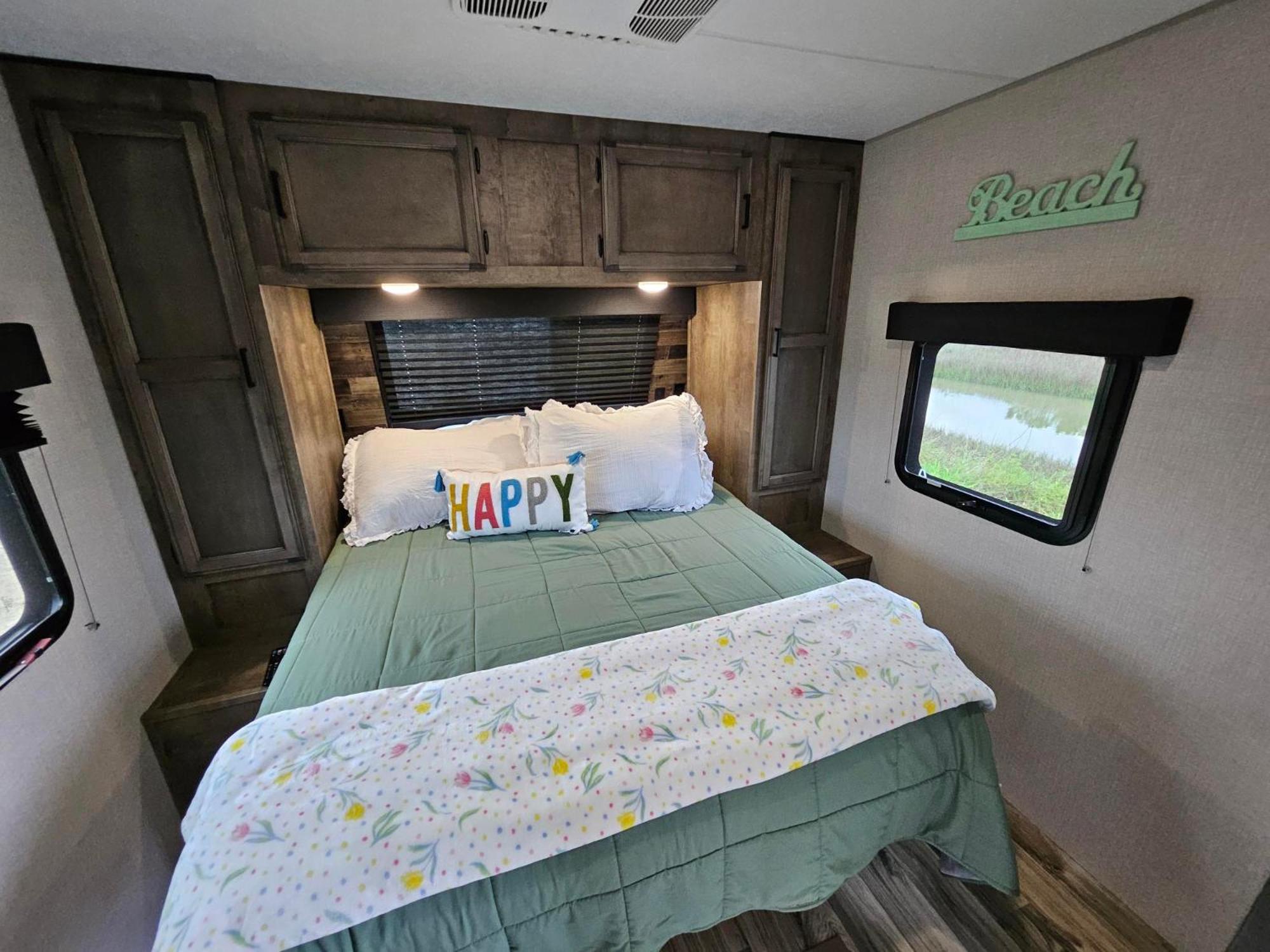 Hailey'S Beach-N-Bay Rv Resort Gilchrist Extérieur photo