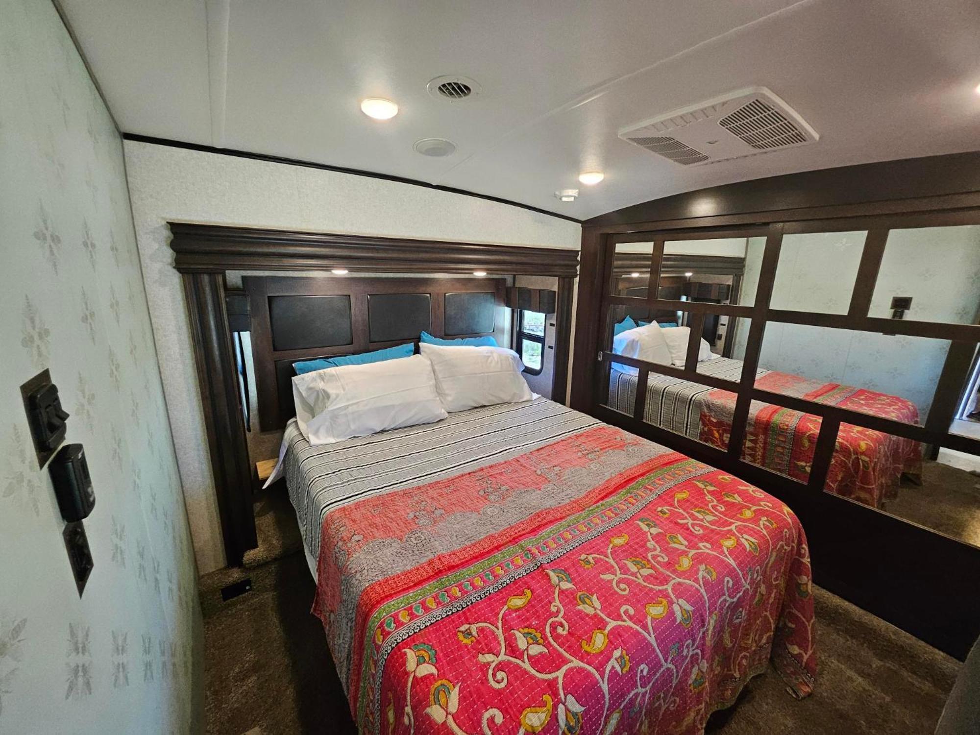 Hailey'S Beach-N-Bay Rv Resort Gilchrist Extérieur photo