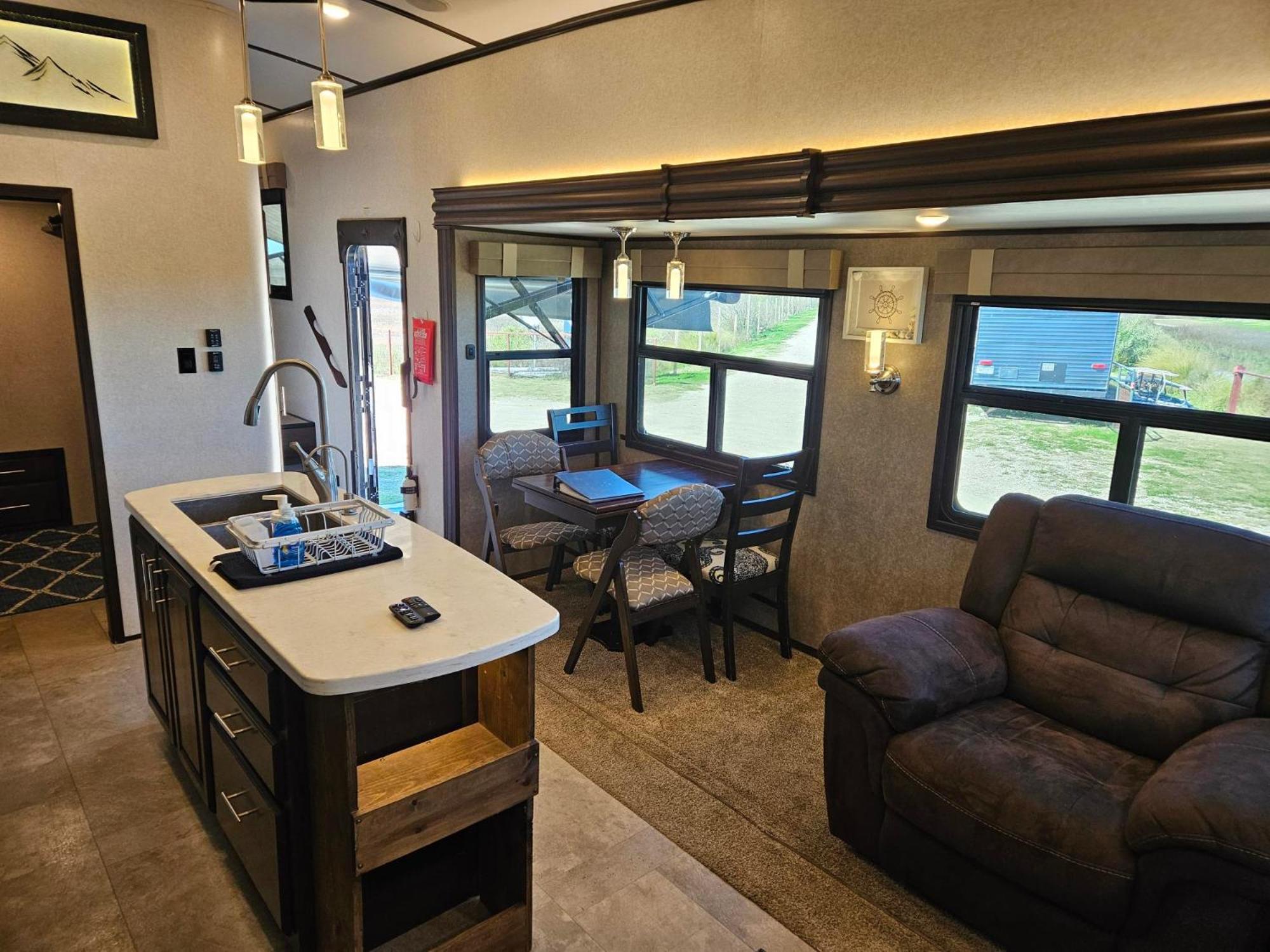Hailey'S Beach-N-Bay Rv Resort Gilchrist Extérieur photo