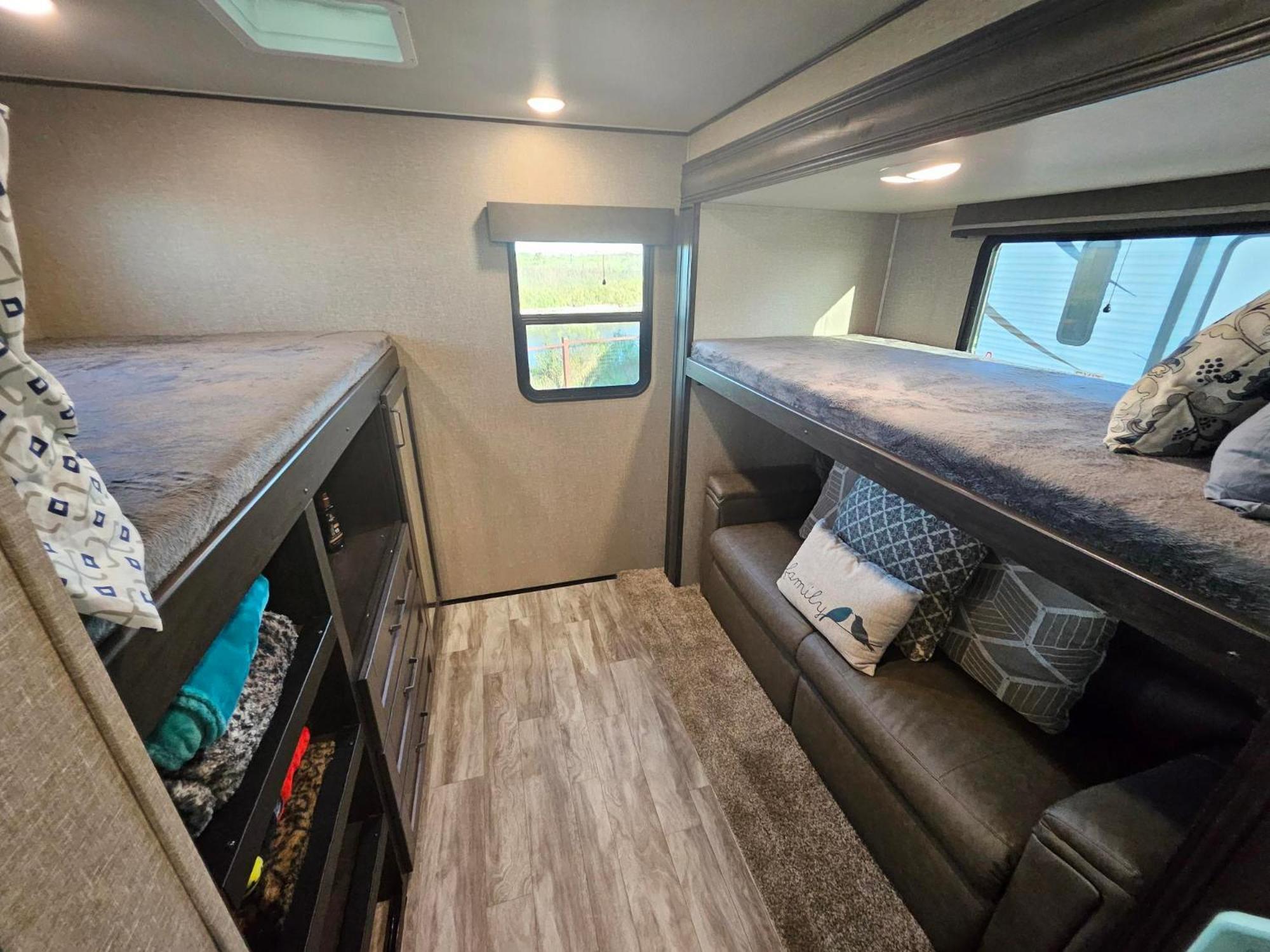 Hailey'S Beach-N-Bay Rv Resort Gilchrist Extérieur photo
