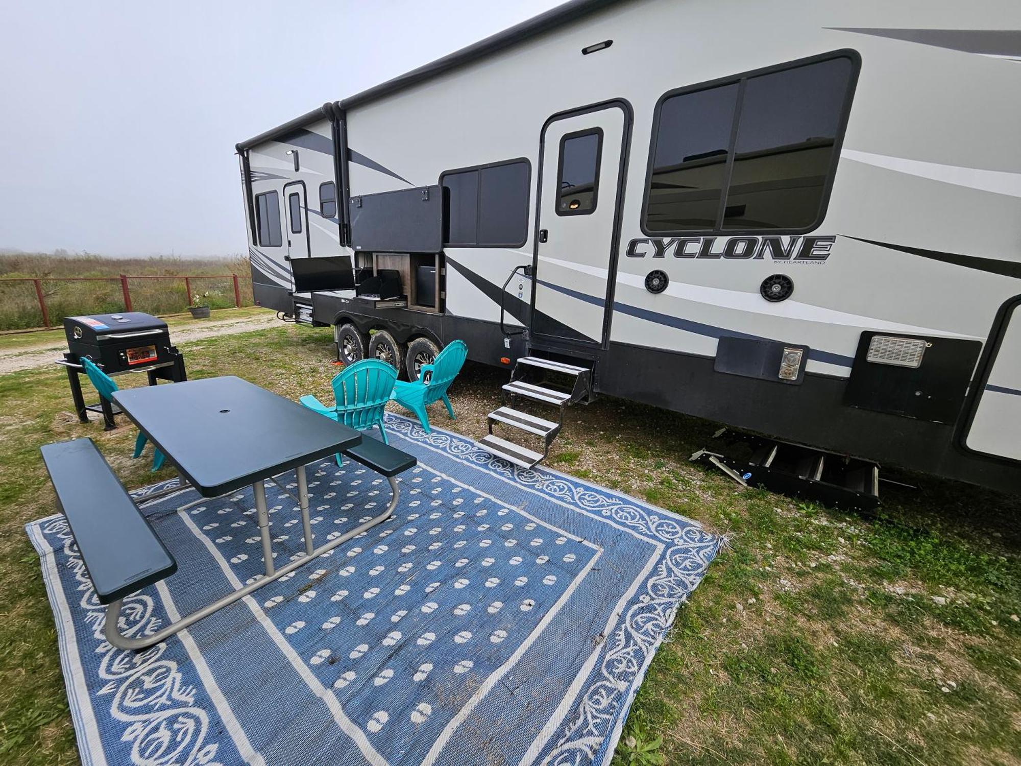 Hailey'S Beach-N-Bay Rv Resort Gilchrist Extérieur photo