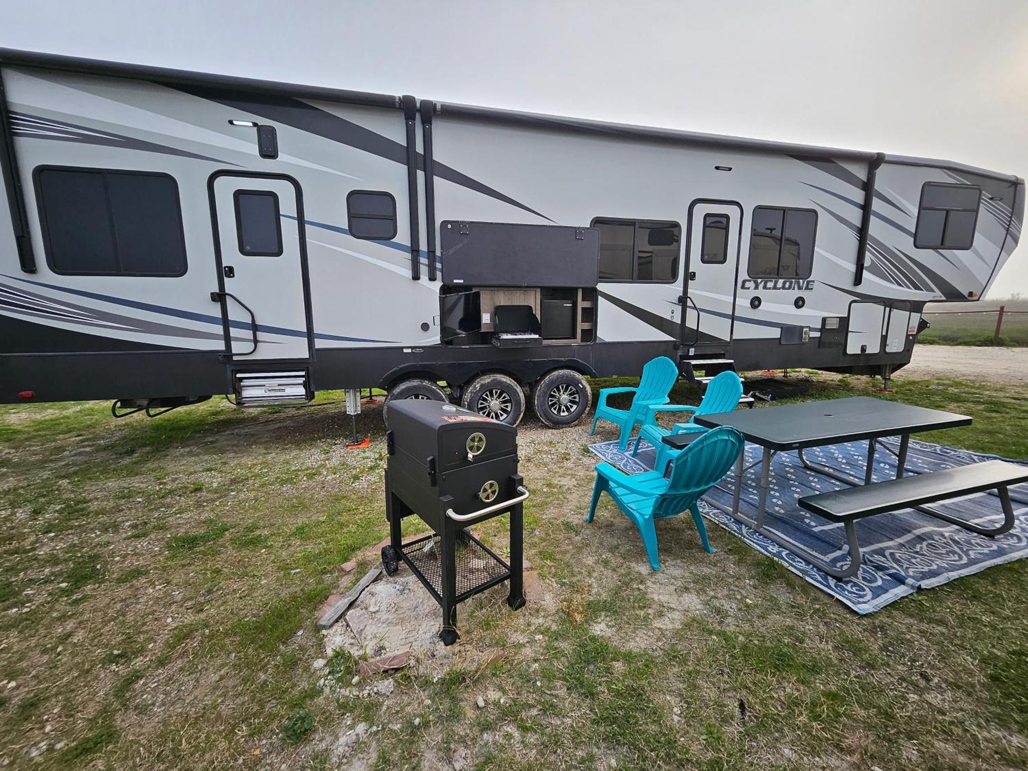 Hailey'S Beach-N-Bay Rv Resort Gilchrist Extérieur photo