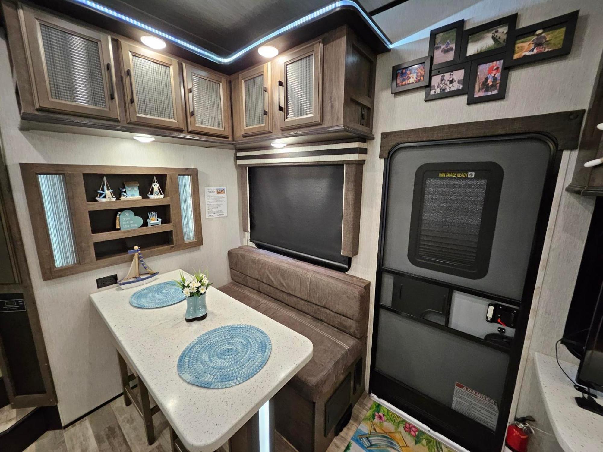 Hailey'S Beach-N-Bay Rv Resort Gilchrist Extérieur photo