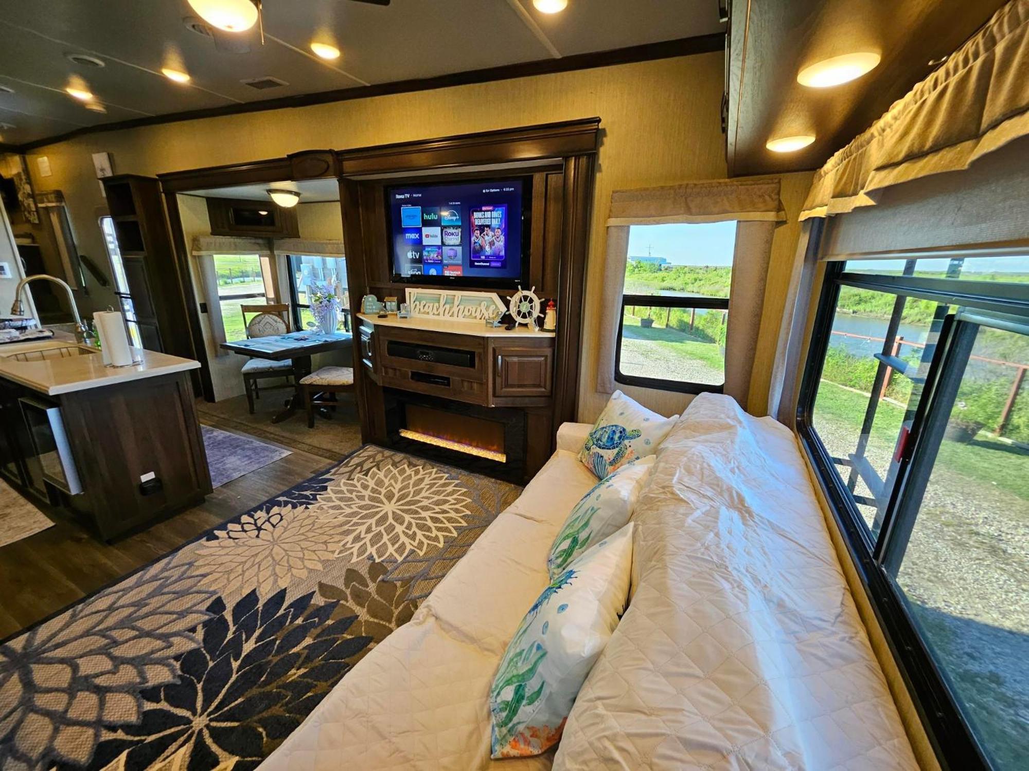 Hailey'S Beach-N-Bay Rv Resort Gilchrist Extérieur photo